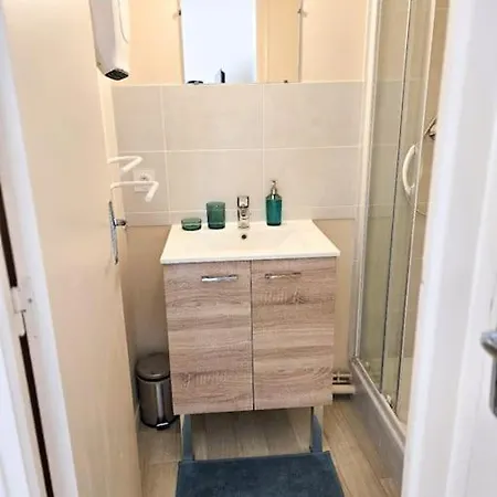 Appartement Paisible Proche Hypercentre Caen Buitenkant foto